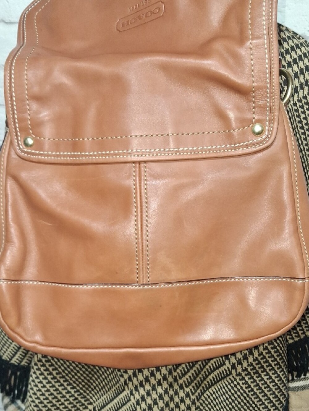 Coach Caramel Leather Shoulder Bag with Gold Turnlock - Picture 11 of 15